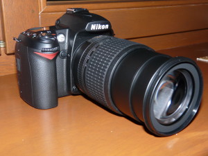 Nikon D90 z kitowym obiektywem
